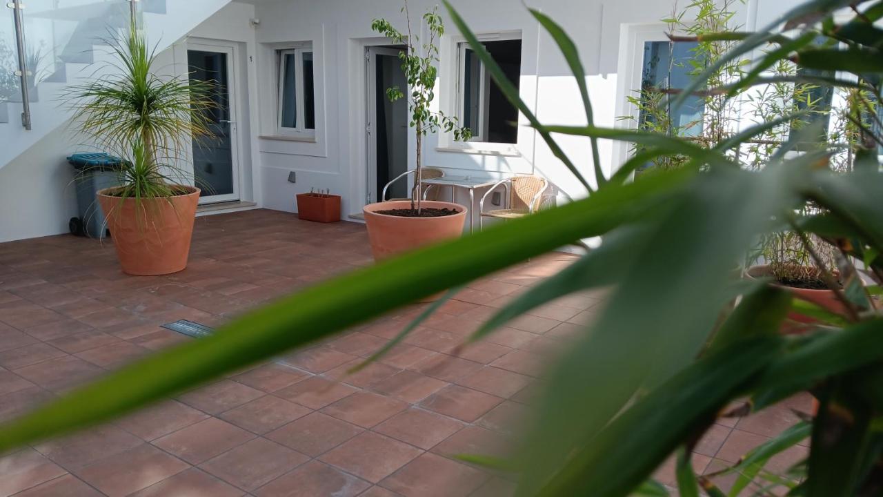 Apartamentos Naturalis Вила Нова де Милфонтеш Екстериор снимка