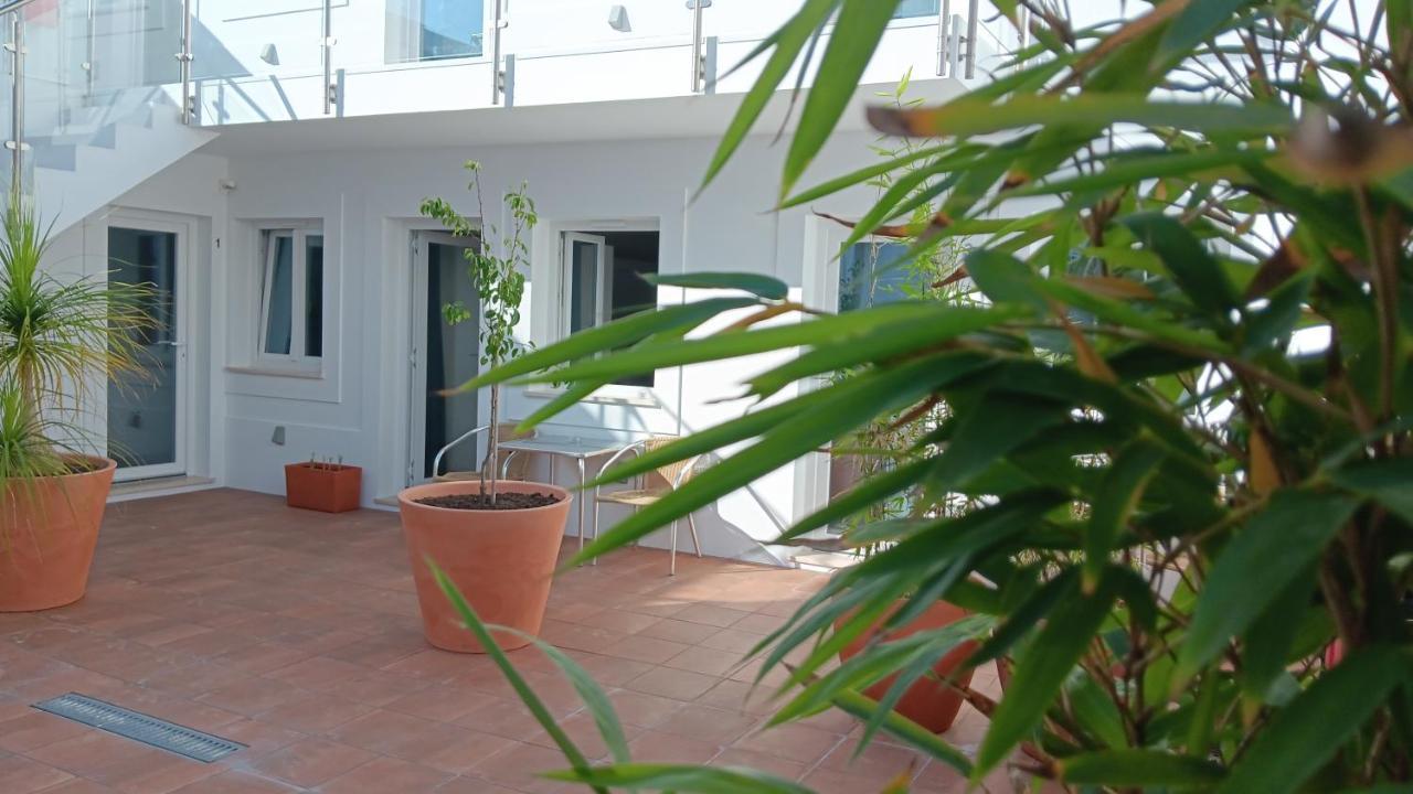 Apartamentos Naturalis Вила Нова де Милфонтеш Екстериор снимка